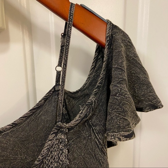 Cold Shoulder Dress - Picture 4 of 7